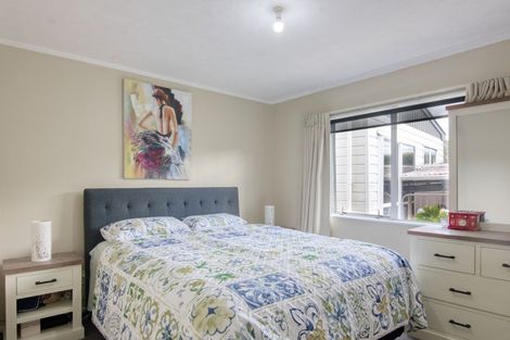 Photo of property in 17 Cargill Grove, Kelvin Grove, Palmerston North, 4414