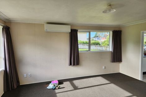 Photo of property in 1/22 La Perouse Street, Botany Downs, Auckland, 2010