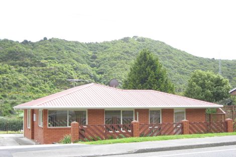 Photo of property in 85 Waikawa Road, Picton, 7220