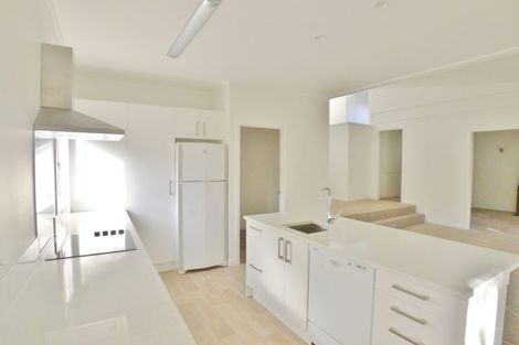 Photo of property in 192 Henderson Valley Road, Henderson, Auckland, 0612