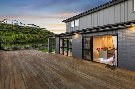 Photo of property in 2 Opaoa Way, Aotea, Porirua, 5024