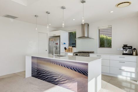Photo of property in 320 Cannon Hill Crescent, Mount Pleasant, Christchurch, 8081