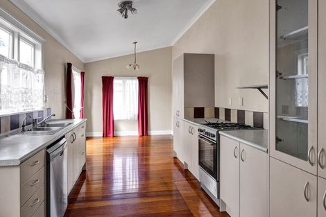 Photo of property in 15 Weld Street, Normanby, Hawera, 4614