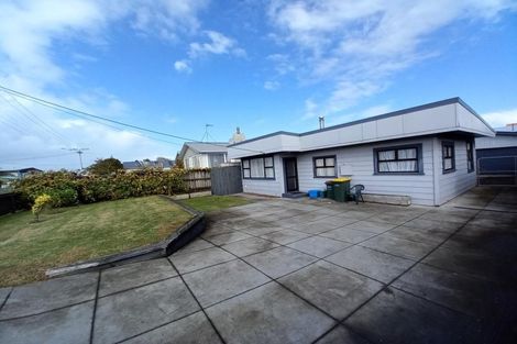 Photo of property in 69 Domett Street, Waitara, 4320