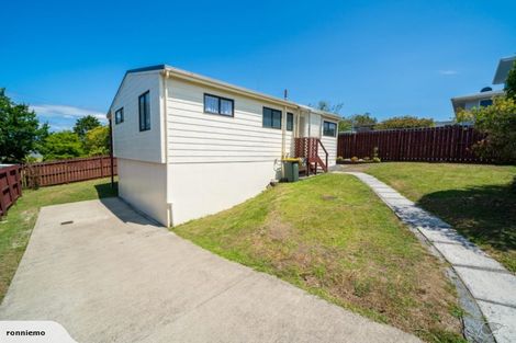 Photo of property in 2/60 Titoki Street, Te Atatu Peninsula, Auckland, 0610