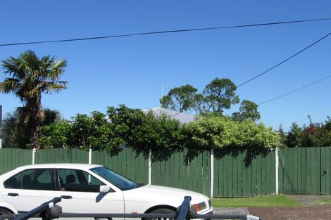 Photo of property in 8 Teal Crescent, Beach Haven, Auckland, 0626