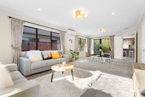 Photo of property in 52 Brookwood Drive, Henderson, Auckland, 0612