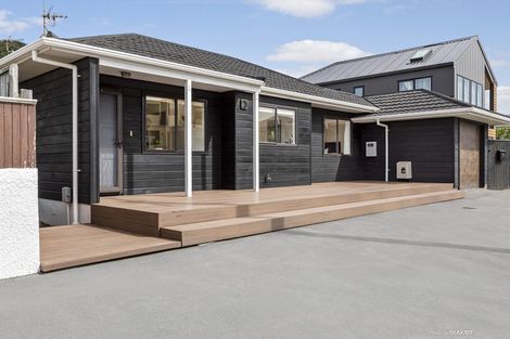 Photo of property in 114 Freyberg Street, Lyall Bay, Wellington, 6022