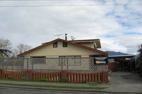 Photo of property in 52 Meihana Street, Takaka, 7110
