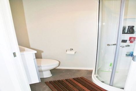 Photo of property in 16b Woodall Place, Totara Vale, Auckland, 0627