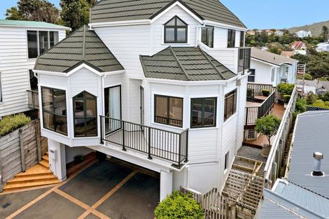 Photo of property in 30 Grove Road, Kelburn, Wellington, 6012