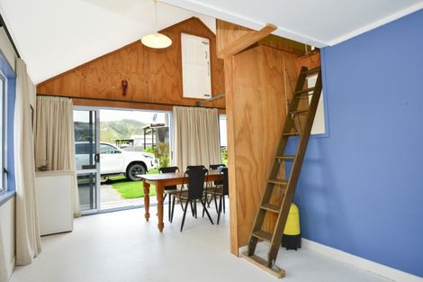 Photo of property in 140 Newcastle Street, Mahia, 4198