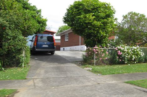 Photo of property in 19 Ilford Crescent, Mangere, Auckland, 2022