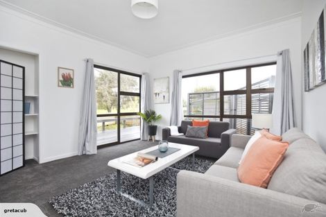 Photo of property in 2 Chalfont Street, Mangere East, Auckland, 2024