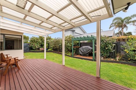 Photo of property in 4 Checketts Place, Papamoa Beach, Papamoa, 3118