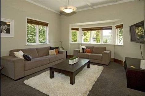 Photo of property in 1/305 Lake Road, Hauraki, Auckland, 0622