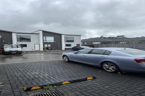 Photo of property in 11 Lumbarda Drive, Kumeu, 0810