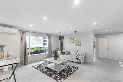 Photo of property in 102 Glendhu Road, Bayview, Auckland, 0629