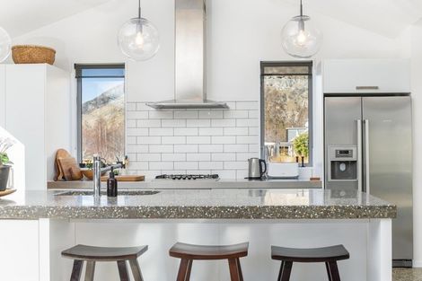 Photo of property in 6 Mathias Terrace, Arthurs Point, Queenstown, 9371