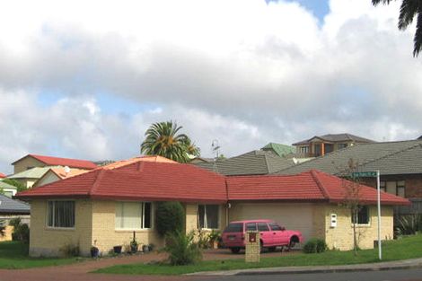 Photo of property in 10 San Bernadino Drive, Henderson, Auckland, 0612