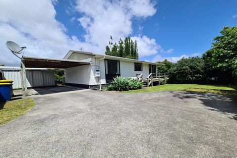 Photo of property in 1/9 Kirrie Avenue, Te Atatu South, Auckland, 0610