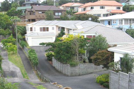 Photo of property in 2/14 Rossmore Terrace, Murrays Bay, Auckland, 0630