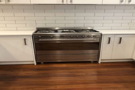 Photo of property in 9 Homewood Crescent, Karori, Wellington, 6012