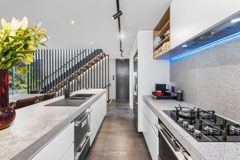 Photo of property in 61 Evelyn Road, Cockle Bay, Auckland, 2014