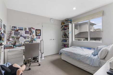 Photo of property in 76 Kaipatiki Road, Glenfield, Auckland, 0629