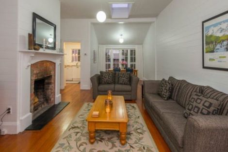 Photo of property in 3 Aorangi Terrace, Thorndon, Wellington, 6011