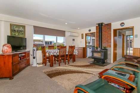 Photo of property in 33 Marine Parade, Carters Beach, Westport, 7825