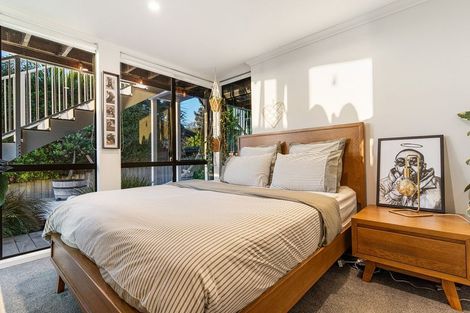 Photo of property in 5 Poaka Place, Beach Haven, Auckland, 0626