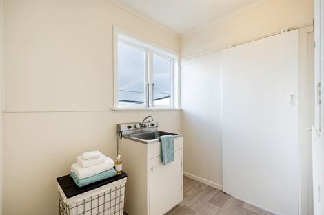 Photo of property in 1/516 Glenfield Road, Bayview, Auckland, 0629