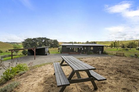 Photo of property in 338 Valley Road, Colyton, Feilding, 4775