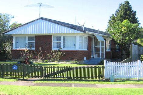 Photo of property in 2/4 Roseburn Place, Pakuranga, Auckland, 2010