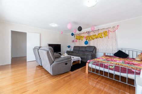Photo of property in 7 Coletta Lane, Te Atatu South, Auckland, 0610