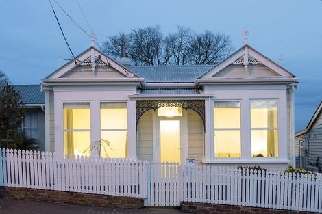 Photo of property in 15 Peel Street, Mornington, Dunedin, 9011