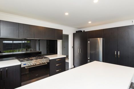 Photo of property in 6 D'urville Place, Kelvin Grove, Palmerston North, 4414