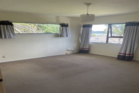 Photo of property in 11 Santiago Crescent, Unsworth Heights, Auckland, 0632