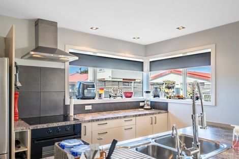 Photo of property in 14 Bideford Place, Dallington, Christchurch, 8061