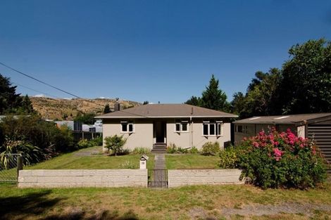 Photo of property in 147 Branxholm Street, Roxburgh, 9500