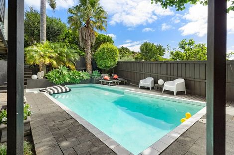 Photo of property in 5 Amante Crescent, Mairangi Bay, Auckland, 0630