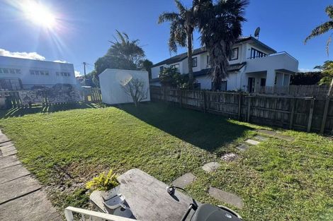 Photo of property in 959a Beach Road, Torbay, Auckland, 0630