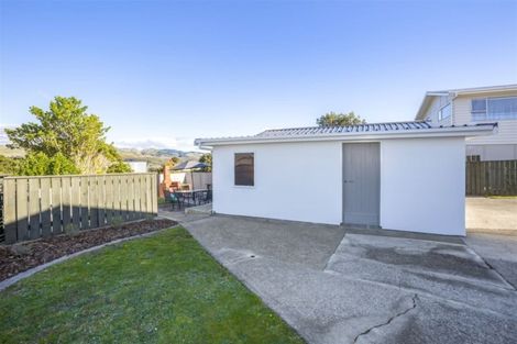 Photo of property in 3 Toporoa View, Ascot Park, Porirua, 5024