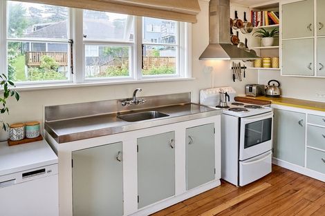 Photo of property in 16 Chaffey Crescent, Titahi Bay, Porirua, 5022