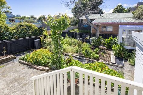 Photo of property in 16 Alexander Road, Raumati Beach, Paraparaumu, 5032