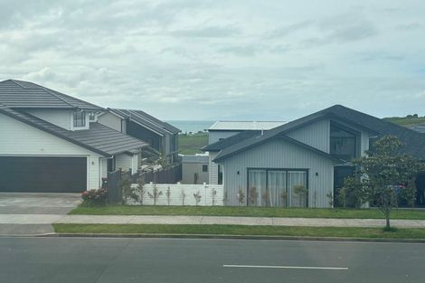 Photo of property in 53 Sunnyheights Road, Orewa, 0931