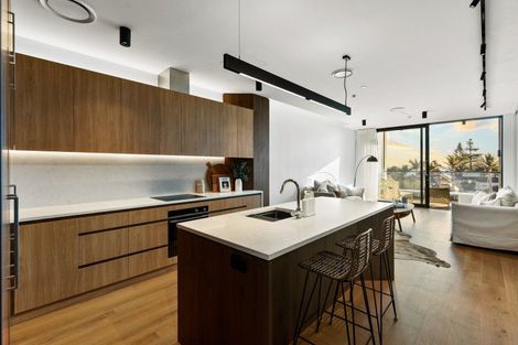 Photo of property in 12/423 Beach Road, Mairangi Bay, Auckland, 0630