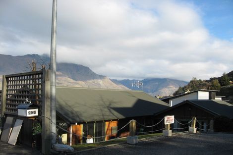 Photo of property in 5 Strawberry Lane, Fernhill, Queenstown, 9300