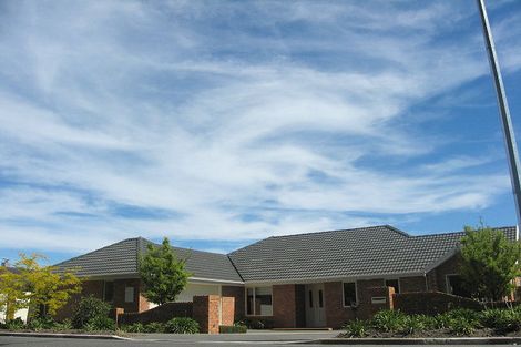 Photo of property in 140 Lake Terrace Road, Burwood, Christchurch, 8061